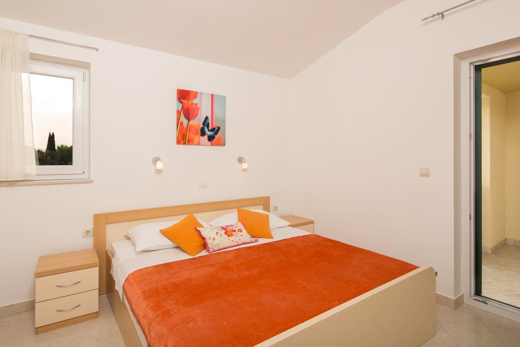 Apartments Leon Podstrana Room photo